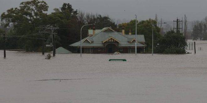 السلطات الأسترالية تخلي 50 ألف شخص من منازلهم جراء اشتداد الفيضانات
