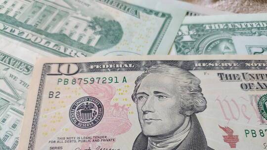 ثروات أغنى 3 مليارديرات في أوكرانيا تقفز رغم الحرب