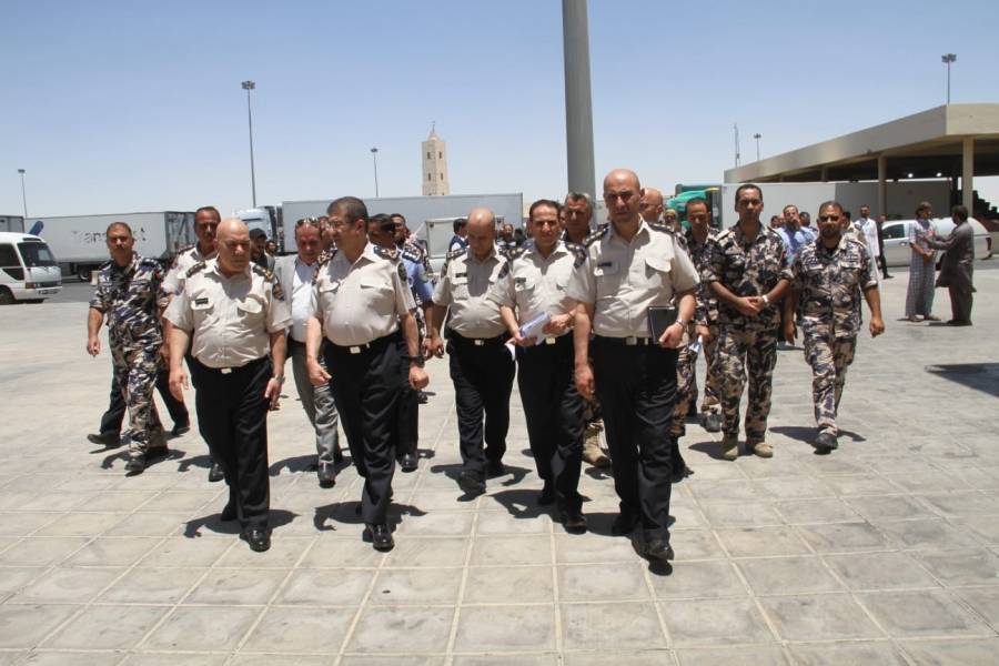 مدير عام الجمارك يتفقد سير العمل في جمرك العمري.