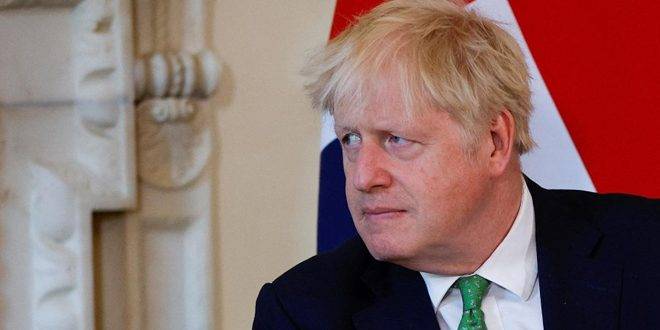 بريطانيا.. استقالة 12 وزيراً من حكومة جونسون