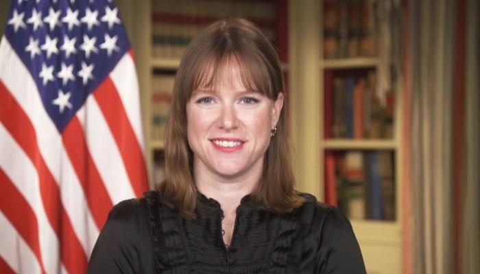 الكعب العالي يغادر البيت الأبيض.. مستشارة بايدن تعتزم الاستقالة