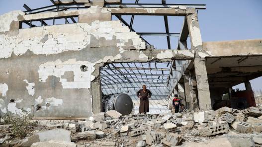 الحوثيون يفتحون طريقا فرعيا بتعز ويشترطون خروج قوات الحكومة لفتح آخر رئيسي