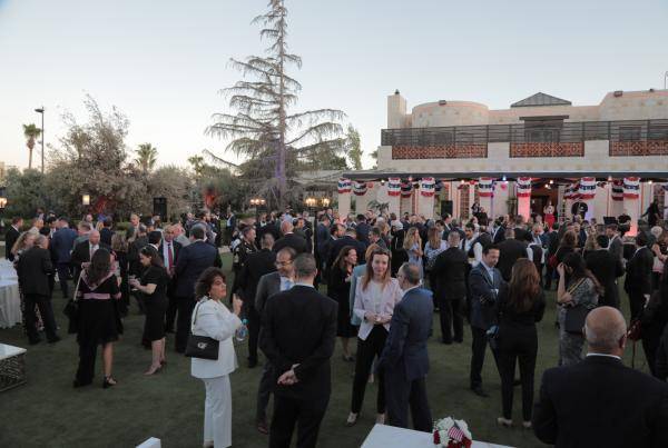 السفير الأميركي: سنجد حلولاً لتحديات نقص المياه والاقتصاد في الأردن