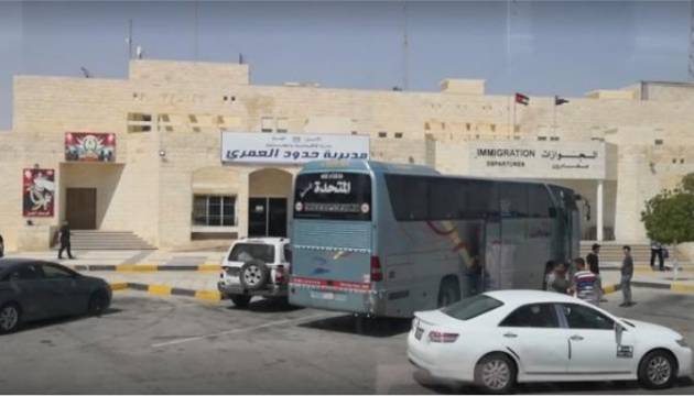32.7 ألف مركبة عبرت حدود العمري إلى الأردن خلال أسبوعيين