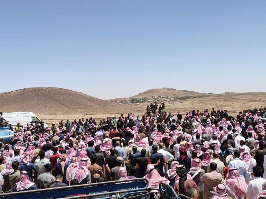 وسط أجواء مليئة بالحزن .. أبناء عشائر البادية الشمالية يشيعون  4 من أبناء قبيلة المساعيد ...صور