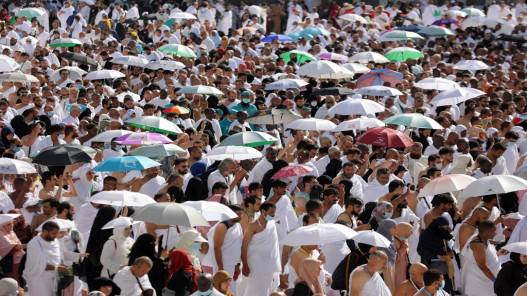 الحر الشديد تحد إضافي لحجاج بيت الله الحرام