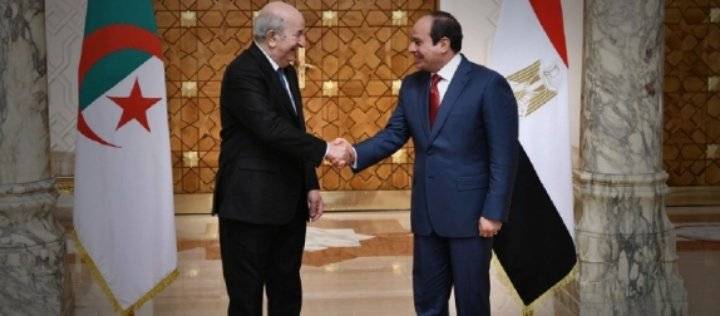 الرئيس الجزائري يتلقى اتصالا من نظيره المصري