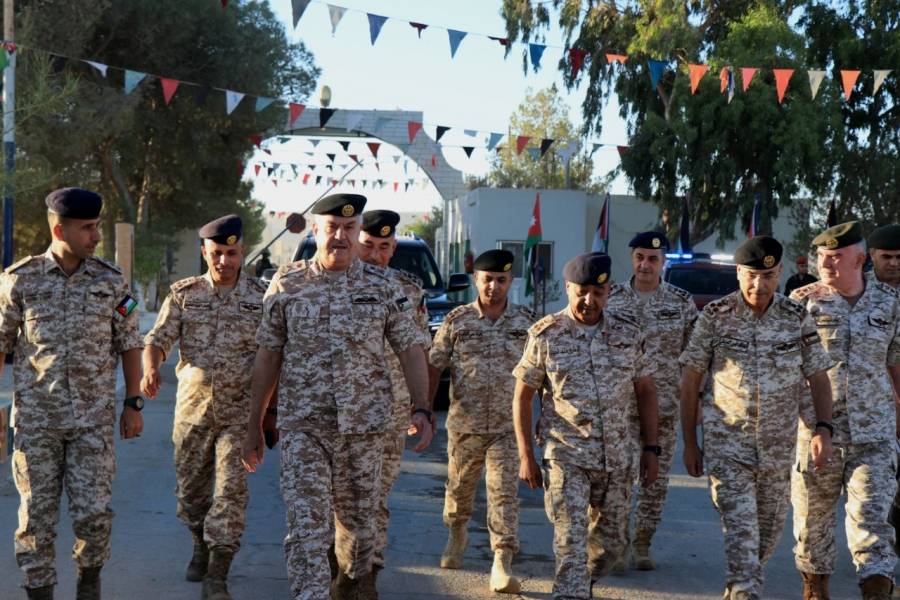 اللواء الركن الحنيطي يشارك نشامى القوات المسلحة فرحة أول أيام عيد الأضحى المبارك..صور