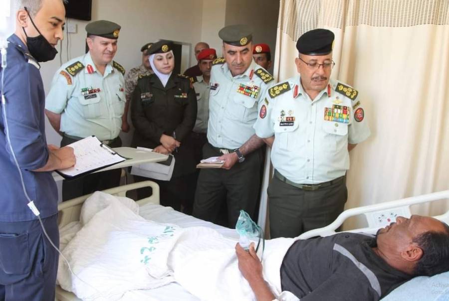 كبار ضباط القوات المسلحة يعودون المرضى في المستشفيات العسكرية بأول أيام عيد الأضحى المبارك_صور