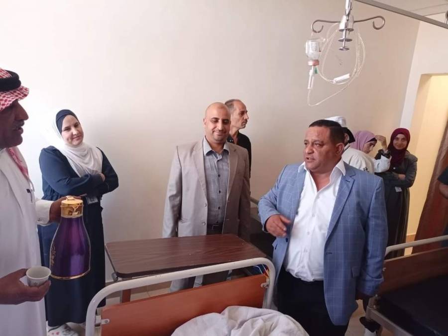 مدير مستشفى البادية الشمالية الحكومي يزور المرضى بعيد الأضحى المبارك .. صور