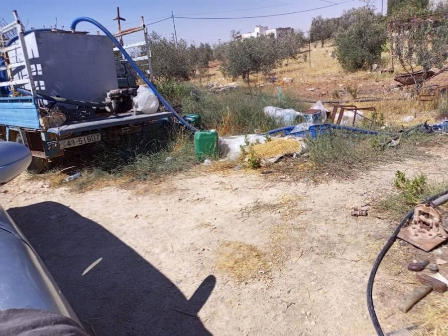 ضبط اعتداءات كبيرة لتعبئة صهاريج مخالفة في الكرك