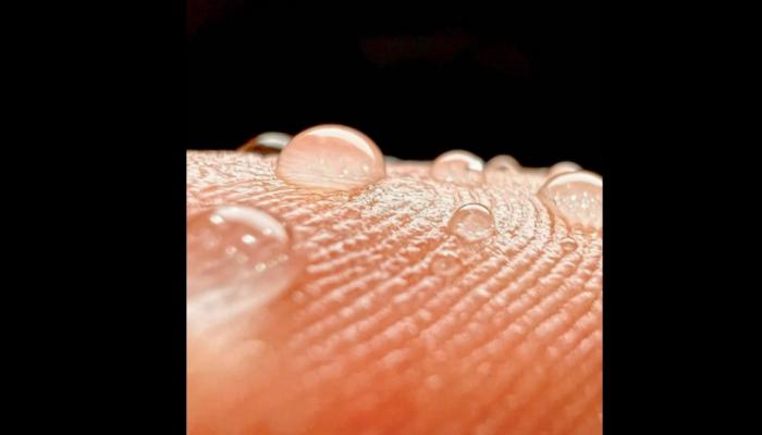 ما قصة الشاب المصري كريم فريد الذي احتفت شركة أبل بصورته؟