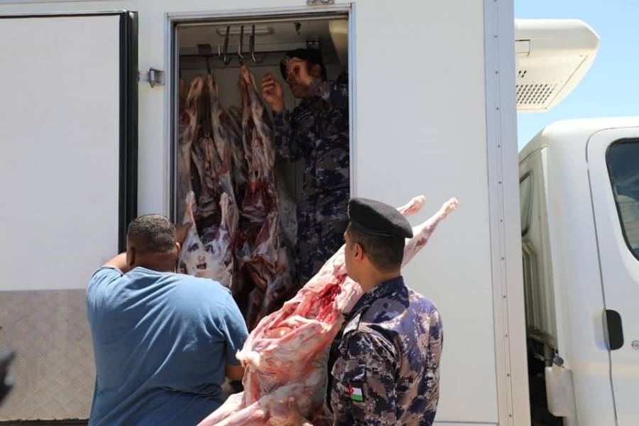 الأمن العام  ينهي توزيع الأضاحي عن أرواح عن الشهداء