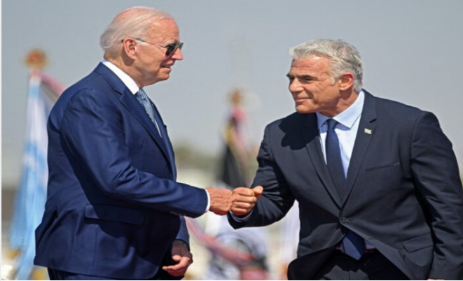 لابيد: سنبحث مع بايدن تشكيل حلف عالمي يوقف برنامج إيران النووي