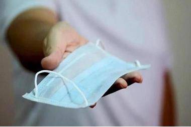 البلبيسي يدعو كبار السن وذوي المناعة الضعيفة لارتداء الكمامة