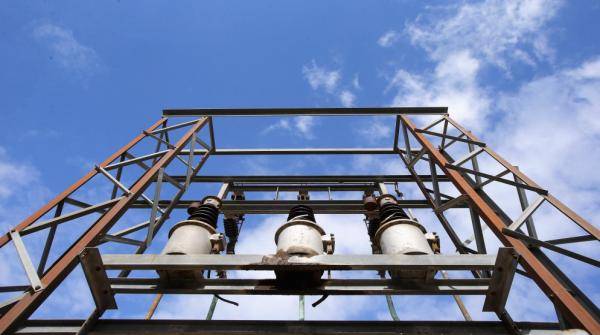 جنبلاط: الكهرباء الأردنية لن تصل بيروت في هذه الظروف