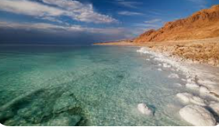 مواطنون يطالبون بشاطئ عام لذوي الدخل المحدود في البحر الميت