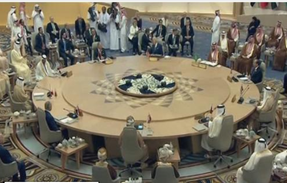 جدة : انطلاق قمة الأمن والتنمية بمشاركة جلالة الملك