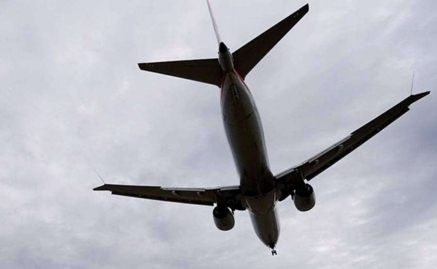 ألمانيا... تحطم طائرة أثناء هبوطها وإصابة قائدها