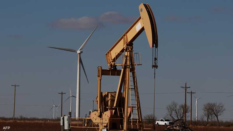 برنت يتجاوز 102 دولار لضعف العملة الأميركية وشح الإمدادات