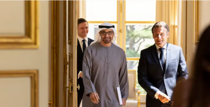 محمد بن زايد وماكرون يبحثان تعزيز تعاون الإمارات وفرنسا