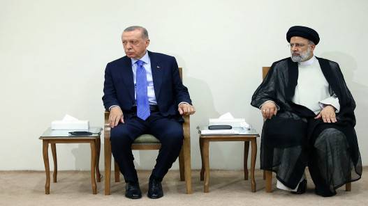 خامنئي يبلغ أردوغان أن عملية تركية في سوريا ستعود بالضرر على المنطقة