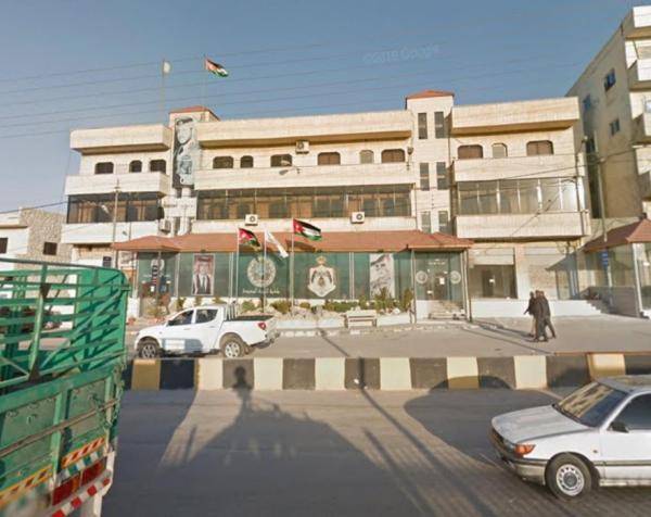 بلدية الجيزة تبحث آلية ربط وتشغيل نظام تتبع للمركبات