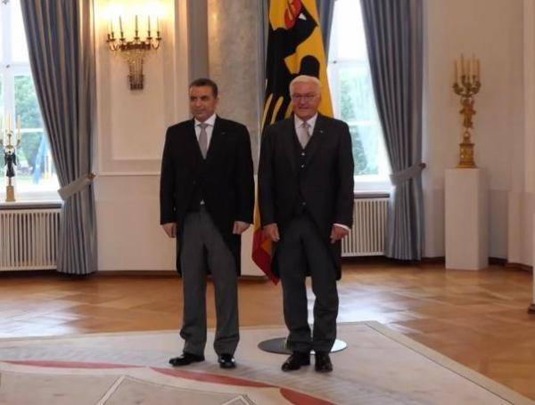 السفير البطاينة يقدم أوراق اعتماده للرئيس الألماني