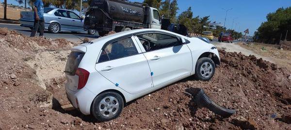 كريشان يترجل من مركبته للاطمئنان على سائق مركبة تعرض لحادث