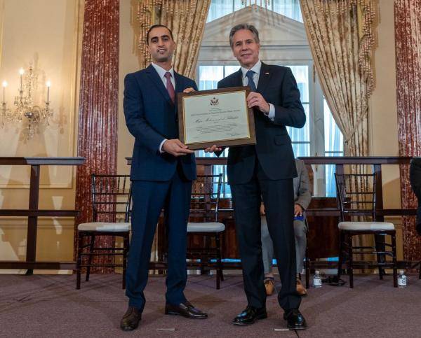 الخارجية الأمريكية تحتفي بالبطل الخليفات