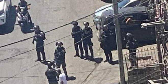 الاحتلال يعتقل فلسطينياً في مخيم شعفاط