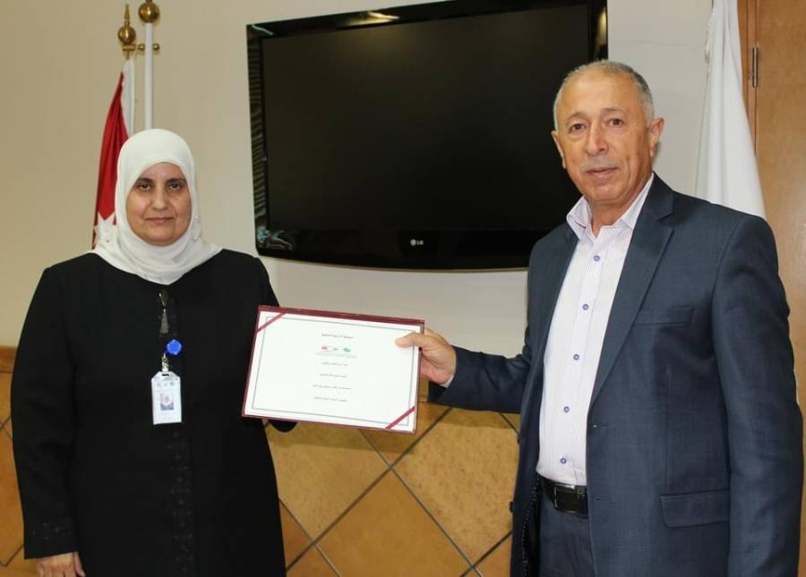 الزهير تكرم الموظف المناصير بعد سنوات حافلة بالعطاء..صور