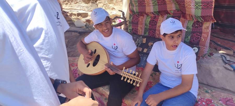 اختتام معسكر مسارات سياحية في البترا ..