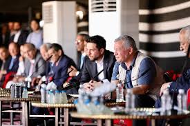 الملك بين أهله وربعه في البادية الشمالية