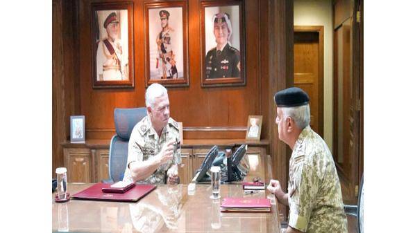 الملك : نشامى الجيش ينفذون واجباتهم باحترافية