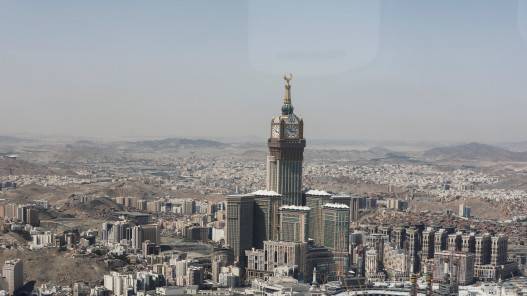 إحالة سعودي إلى النيابة العامة سهل دخول صحفي غير مسلم إلى مكة