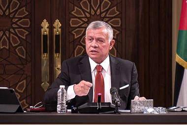 الملك يؤكد على توجيهاته للحكومة بخصوص تخفيف أثر الأزمات العالمية على المواطنين