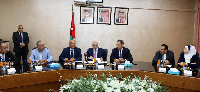 توقيع اتفاقية لتنفيذ مشروع مجمع مدارس في العقبة