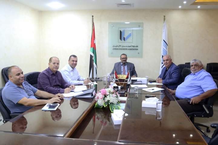 وفد من مجلس نقابة المهندسين يزور فرع الزرقاء