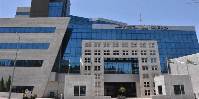 الخارجية الفلسطينية تطالب المجتمع الدولي بوقف جرائم الاحتلال بحق الأسرى