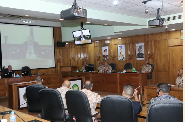 افتتاح دورة القيادة الاستراتيجية في كلية الدفاع الوطني