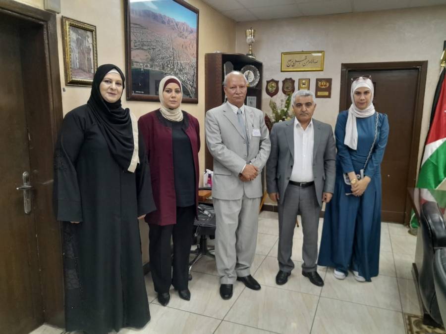 محافظ العقبة يستقبل رئيس  مبادرة مشروعك وطنك والوفد المرافق معه