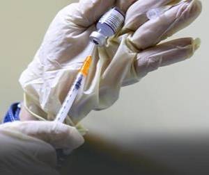 توقف التطعيم ضد كورونا في بيت شباب عمان