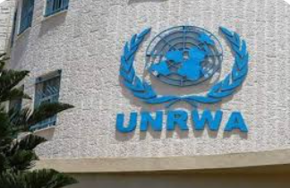 الأونروا: صرف دفعة مالية لـ 100 متضرر دمرت منازلهم خلال عدوان الاحتلال