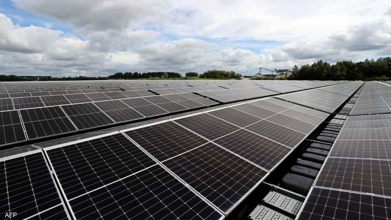 الدول العربية مصدر أساسي.. من يسيطر على نفوذ الشمس والهواء؟