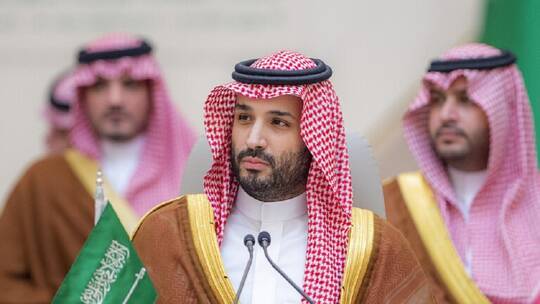 بناء على توجيهات من الملك سلمان.. ولي العهد السعودي يزور اليونان وفرنسا