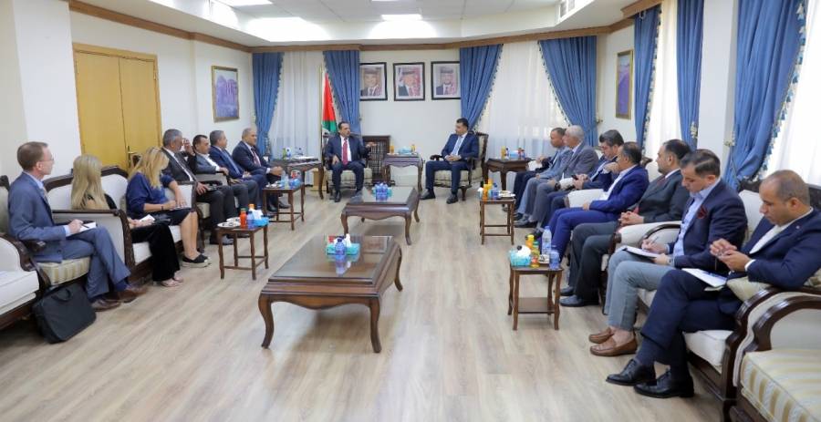 زارعة النواب تبحث ومسؤول بمنظمة فاو الأمن الغذائي