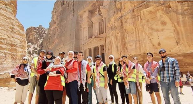 جمعية الهدب لرعاية متلازمة داون تستضيف مجموعة من مصابي متلازمة داون من فلسطين