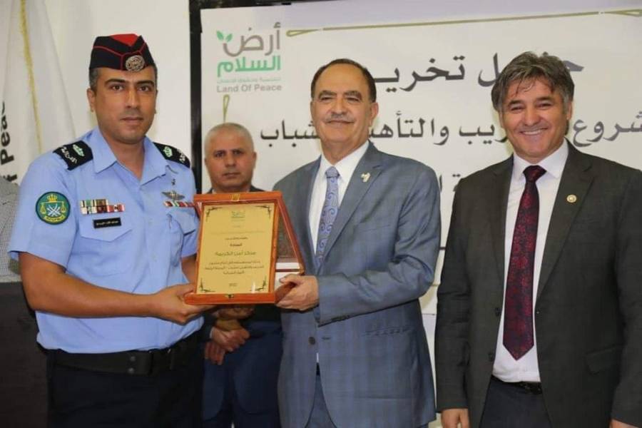 العين الصرايرة يرعى تخريج كوكبة من شباب الكريمة بالأغوار الشمالية