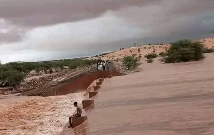 إنقاذ طفل موريتاني قضى أكثر من 20 ساعة محاصراً بين السيول